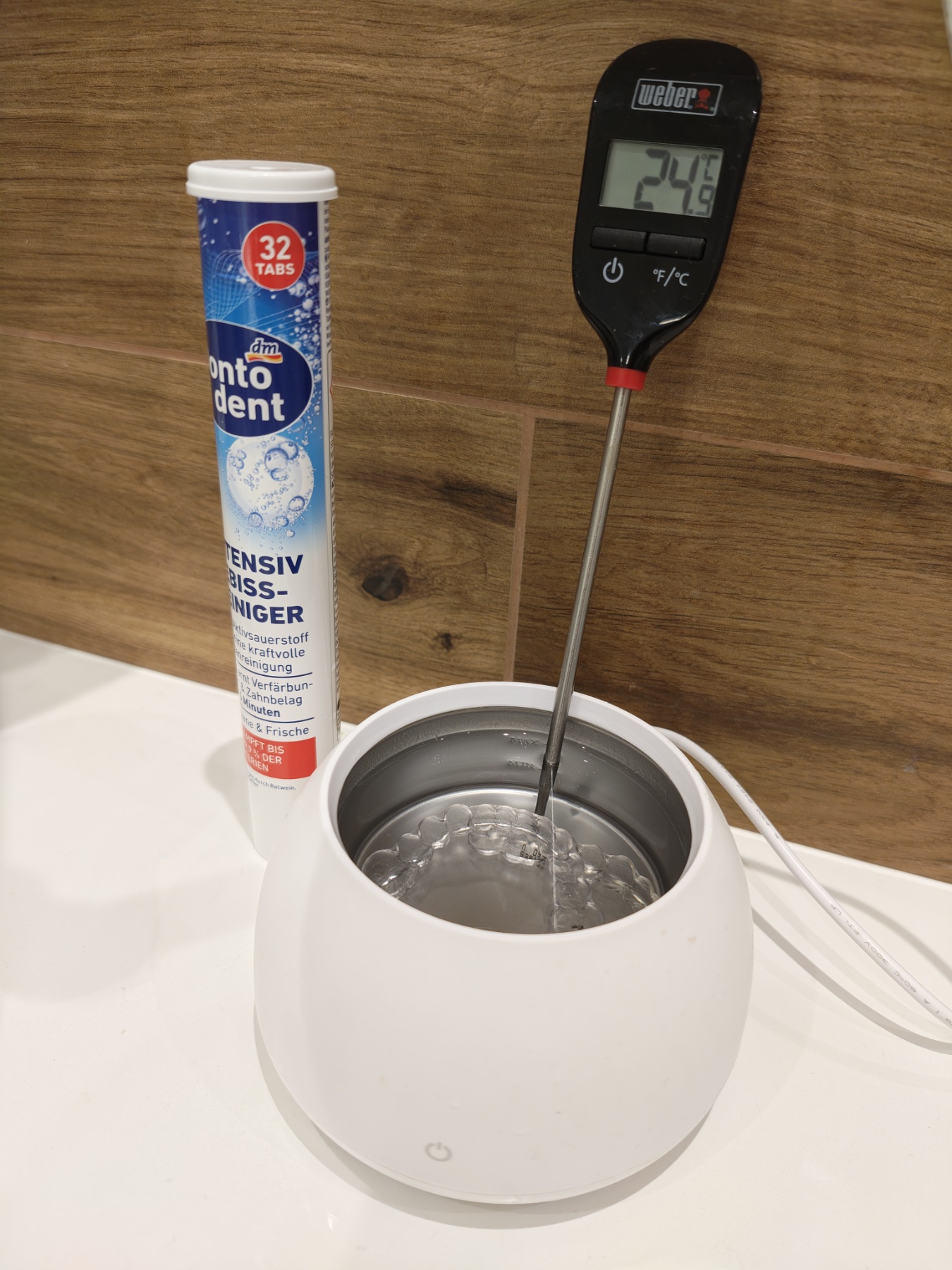 Clean aligners – ultrasonic cleaner water temperature at the start: 24.9 °C